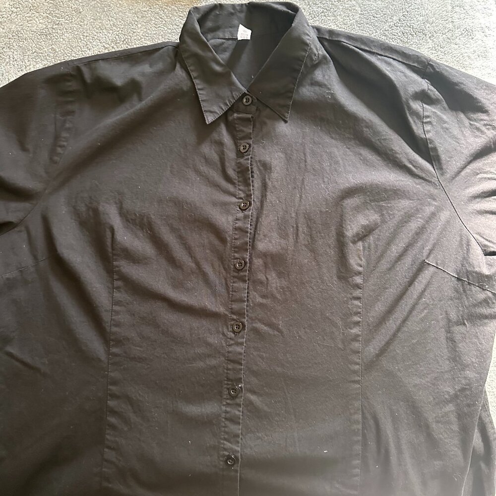 Black short sleeve button-up